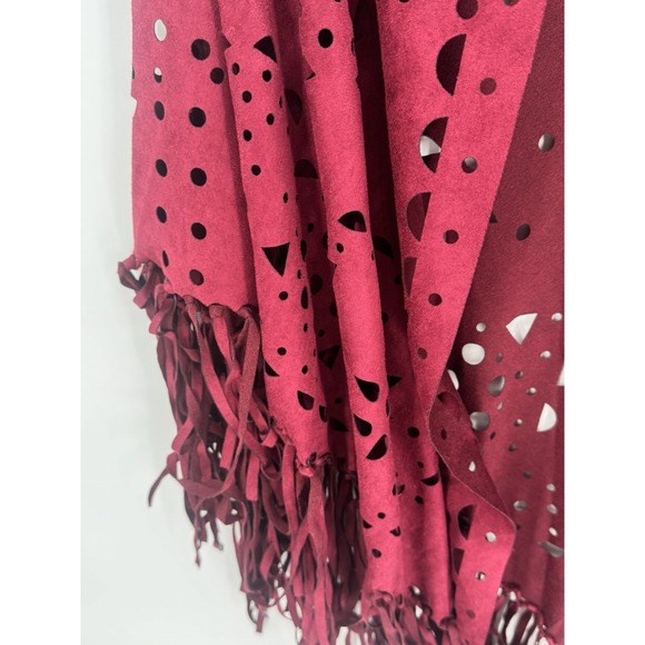 NWT Choies Laser Cut and Fringe Faux Suede Shawl Burgundy Cut Out Whisky Goth - Picture 4 of 8